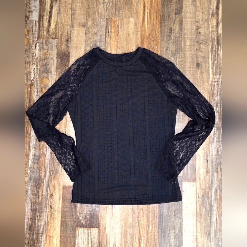 Unbranded Elegant Black Lace Sleeve Top